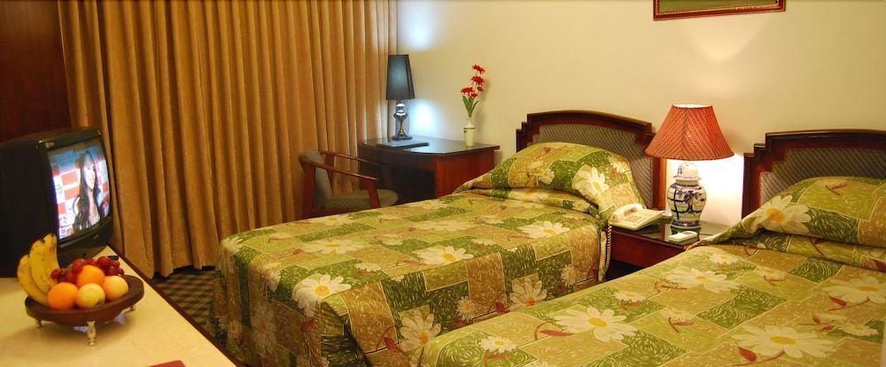 Rigs Inn Dhaka Extérieur photo