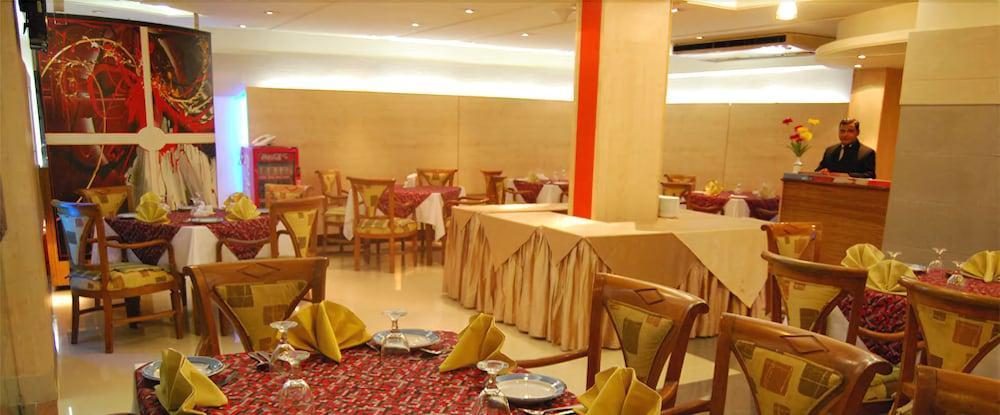 Rigs Inn Dhaka Extérieur photo