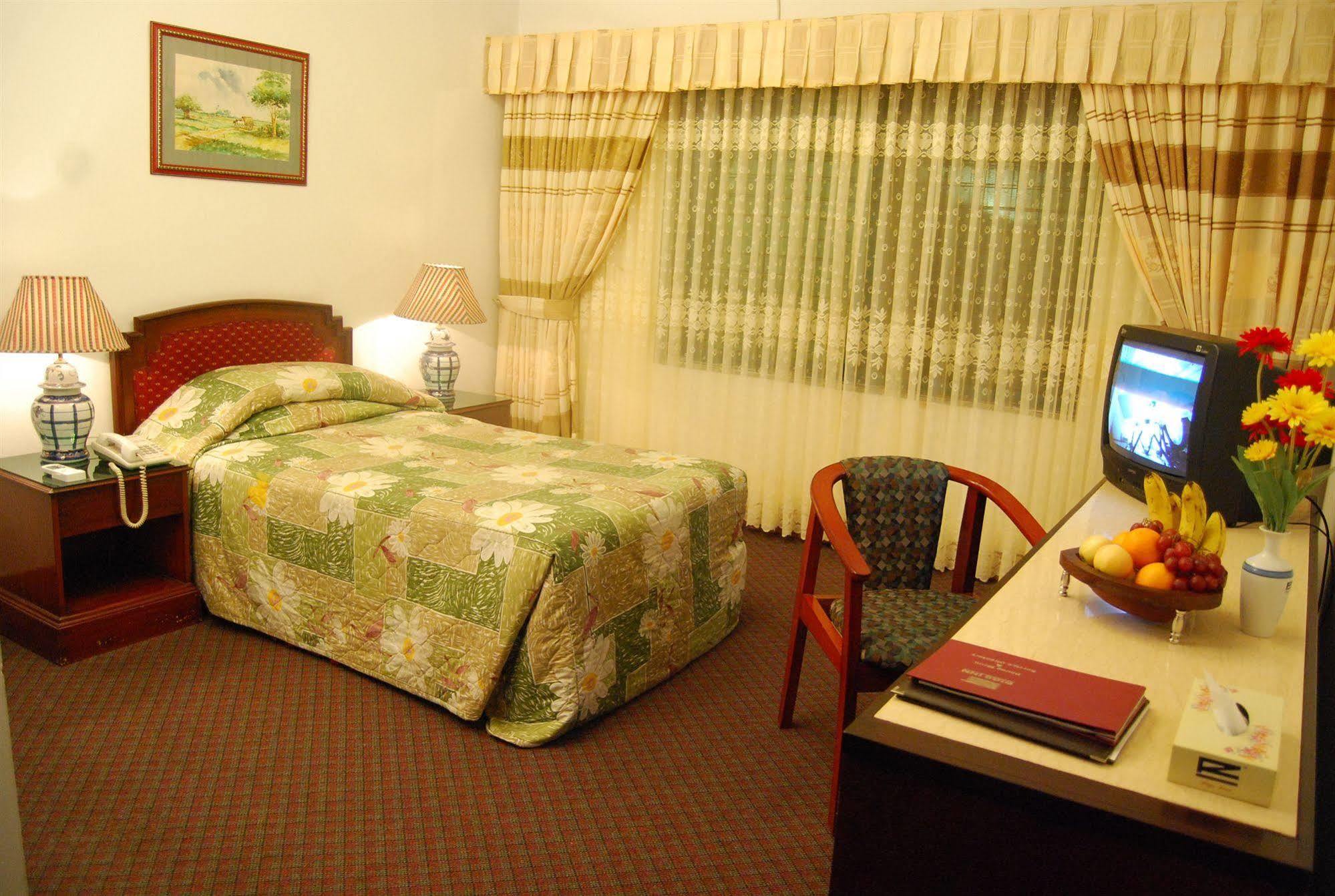 Rigs Inn Dhaka Extérieur photo