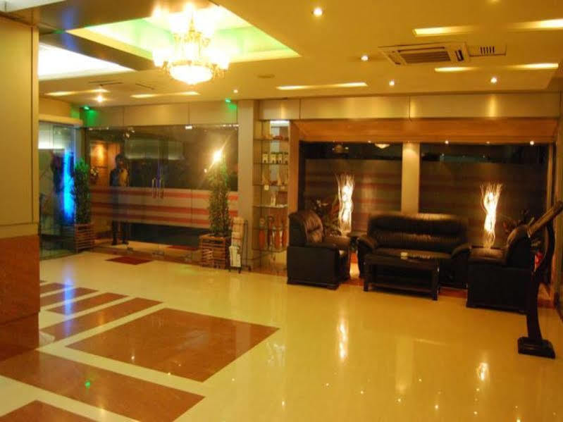 Rigs Inn Dhaka Extérieur photo